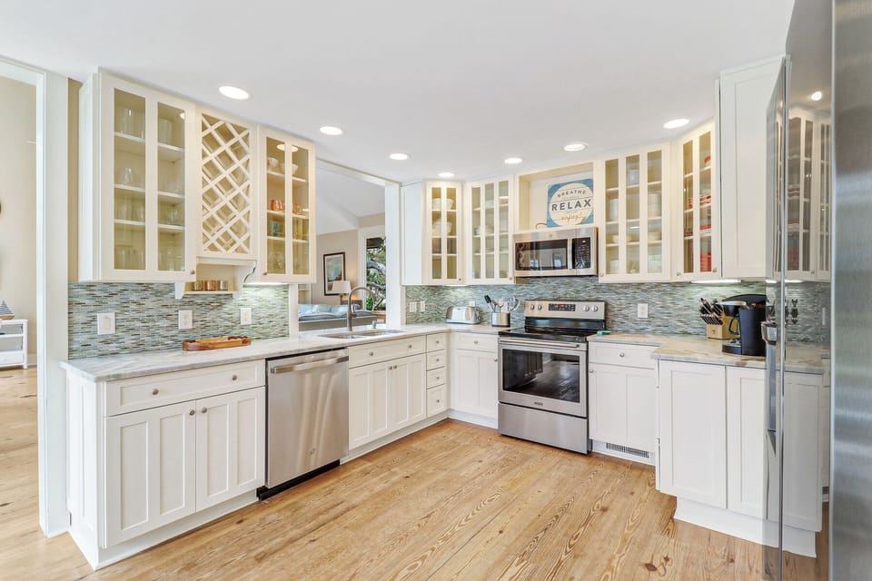 11 Bald Eagle Road - Kitchen (Main Floor)