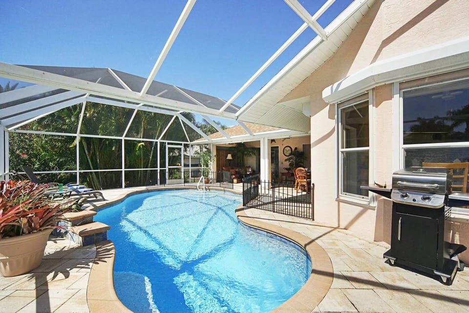 Villa Ria - Pool Area