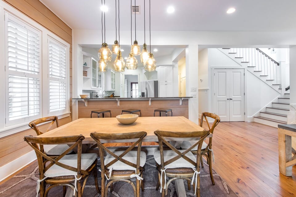 First Floor: Dining Area