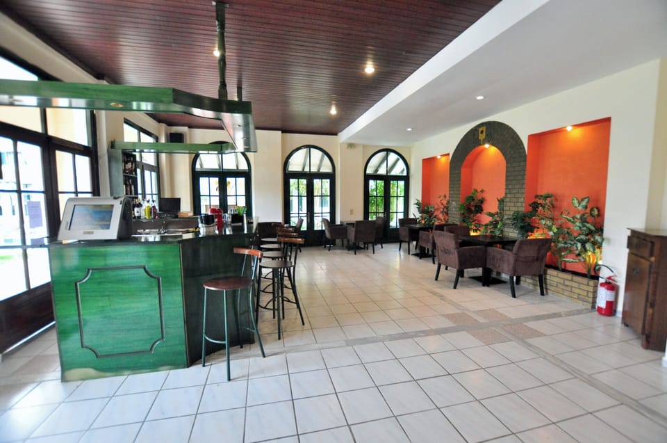 The breakfast area, located right by the pool
