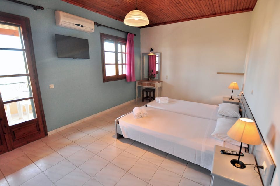 Located on the 1st floor, the property offers a total of 9 studios, open layout