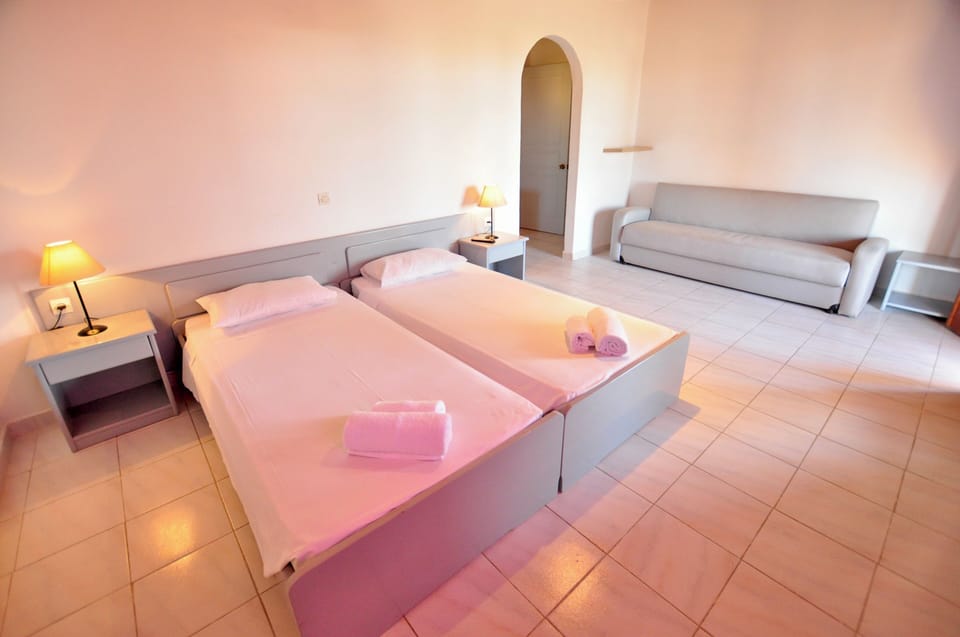 Three studios can accommodate up to 3+1 guests