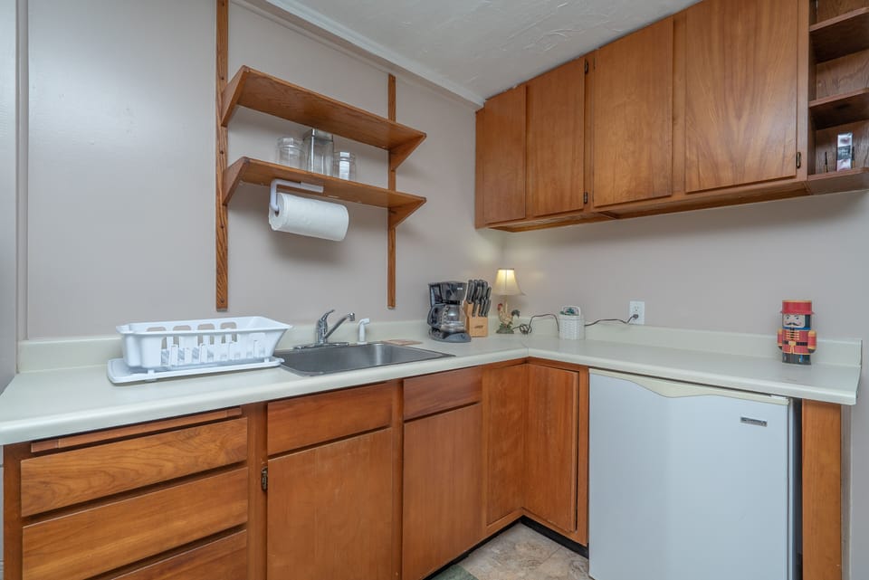 Cottage Kitchenette