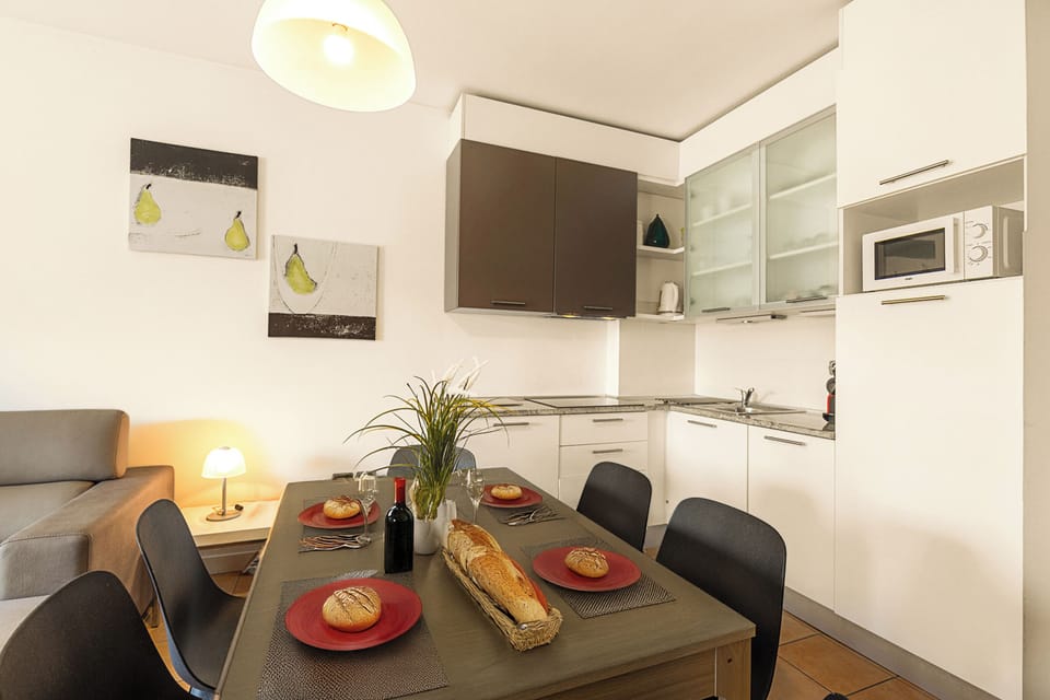 Kitchen and dining area