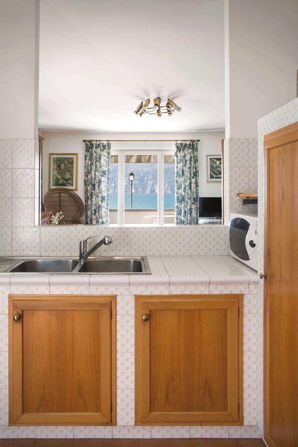 97606087-b07b-4e0e-86e2-442d1348bfe9