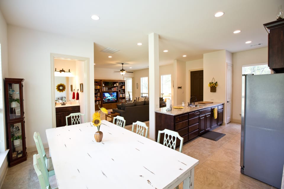 Dining & Kitchen