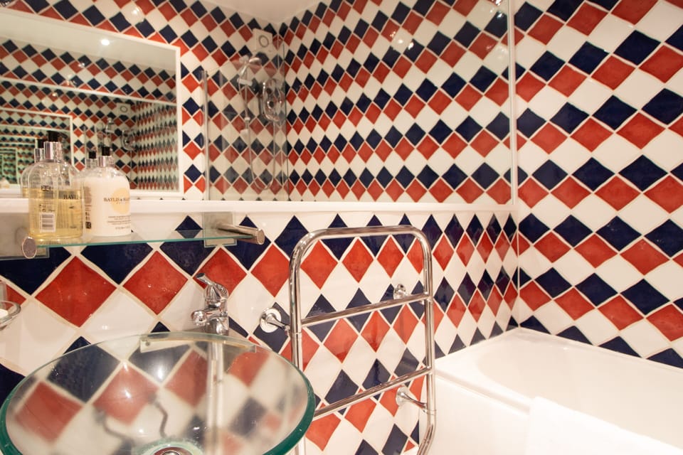 *** Funky bathroom***