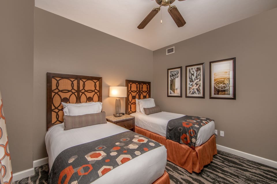 Get a peaceful night sleep in our cozy bedroom which has 2 Single beds.