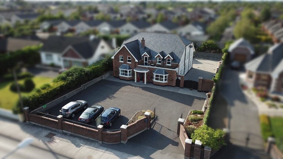 Exterior of Caravogue House 