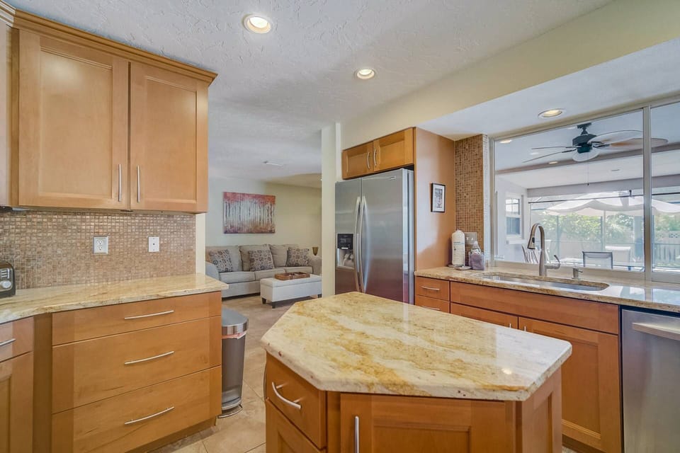 Cook up your favorite dishes while soaking in beautiful pool views.