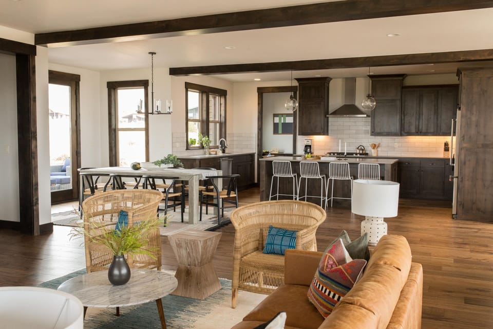 Living area with plenty of room for entertaining.