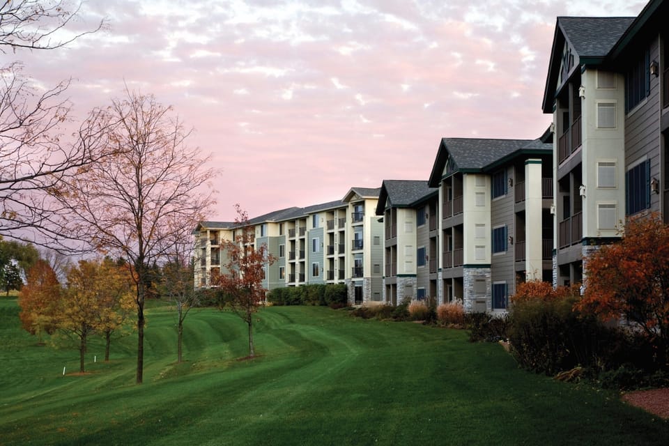 You will love to enjoy a relaxing vacation at this prime destination!