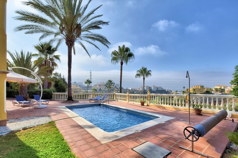 Holiday Home Swimming Pool