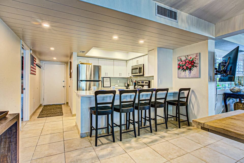 Have breakfast at the bar in the morning and plan your day with the busy chef in the family.