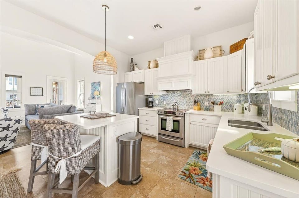 1st Floor, Kitchen