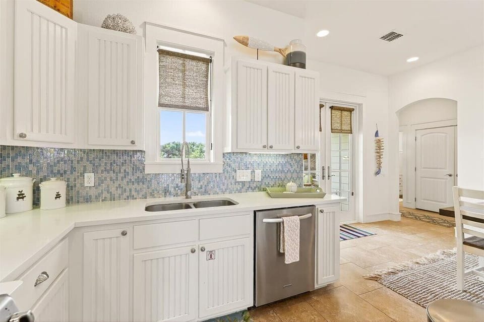 1st Floor, Kitchen