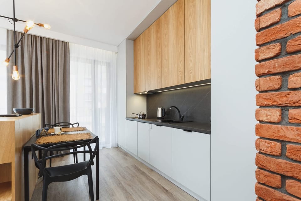 Fully equipped kitchenette. 