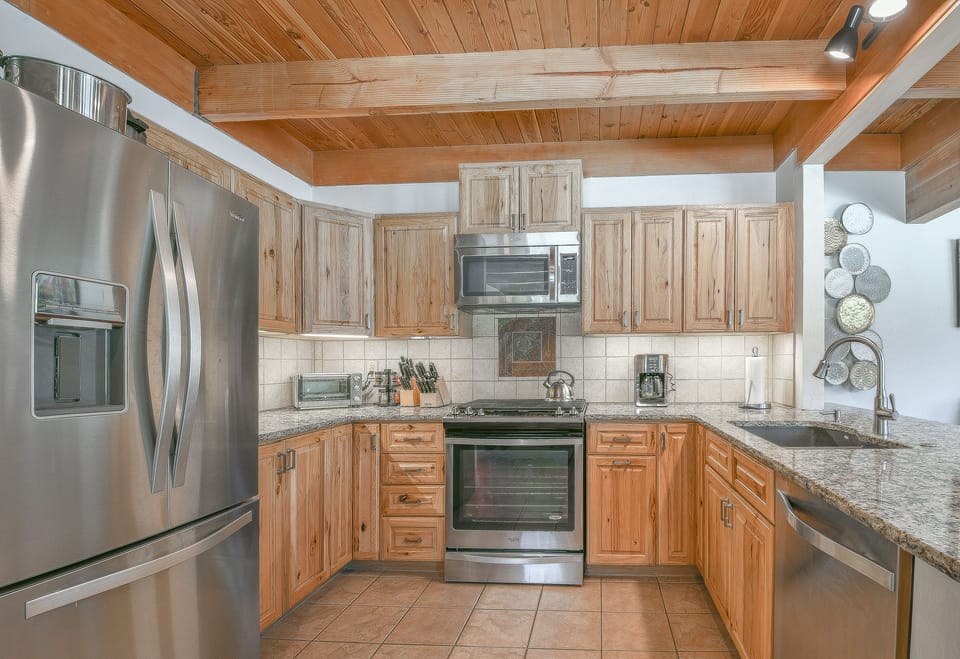 Fully equipped, modern Kitchen