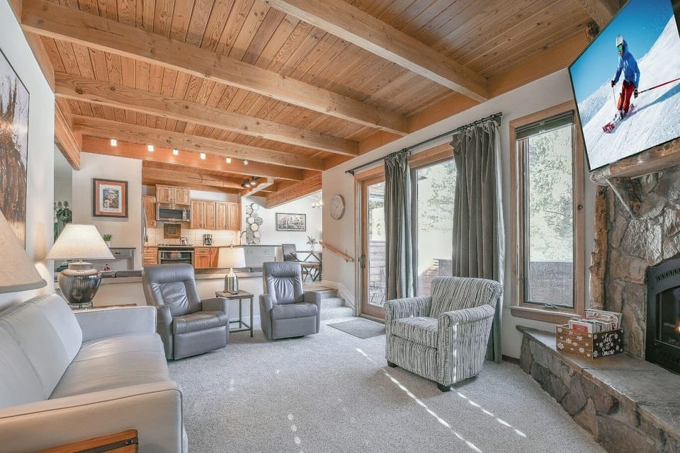 Updated vacation townhouse at Tennis Townhomes!