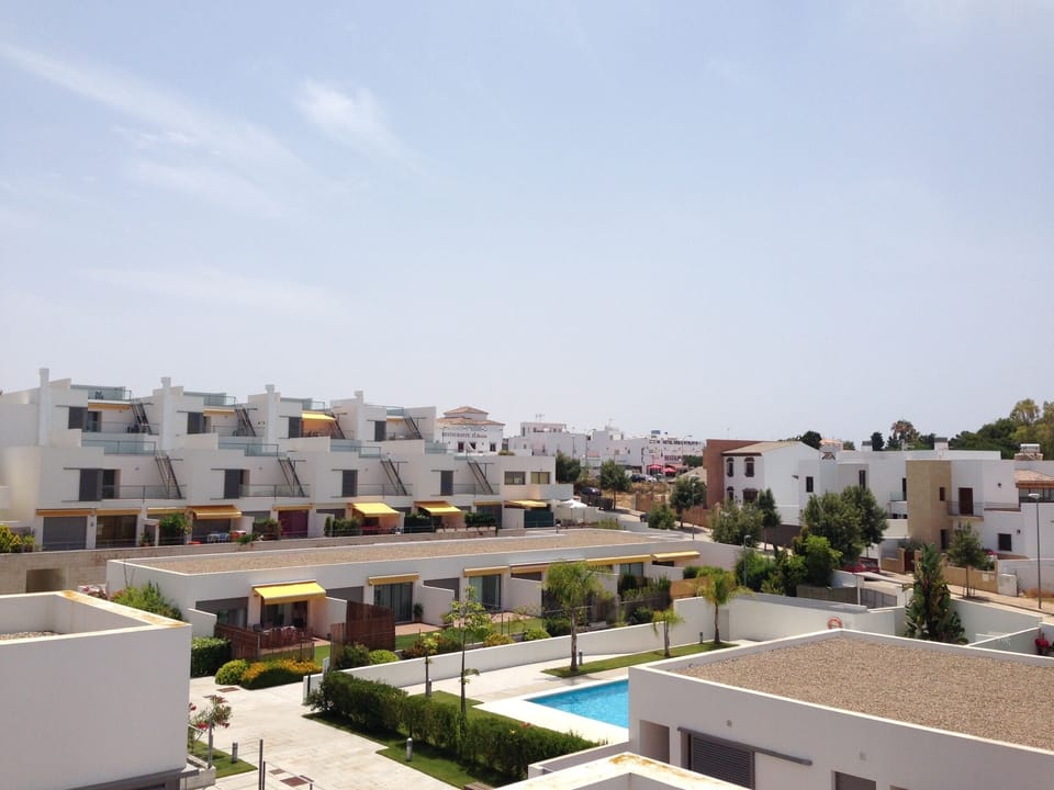 APARTMENT Ideal for FAMILIES - Playa de la Fontanilla - SWIMMING POOL and WIFI Apartment in La Janda