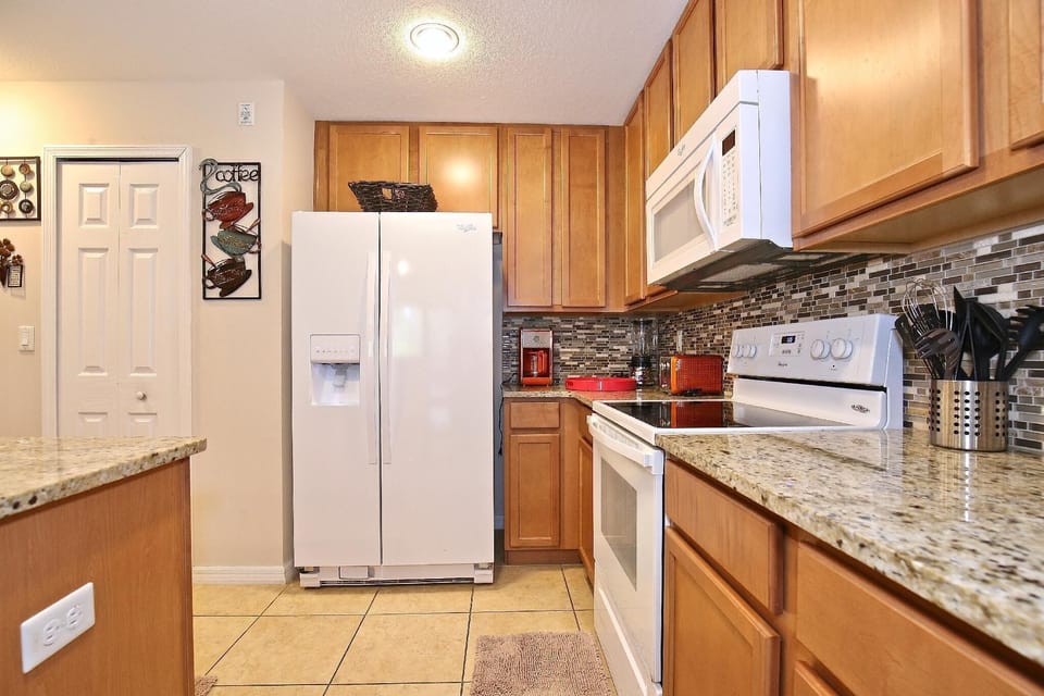 fully equipped kitchen