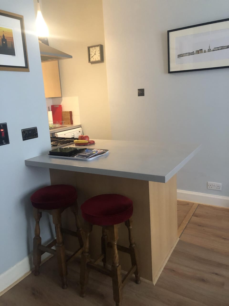 Breakfast bar/Dining Area