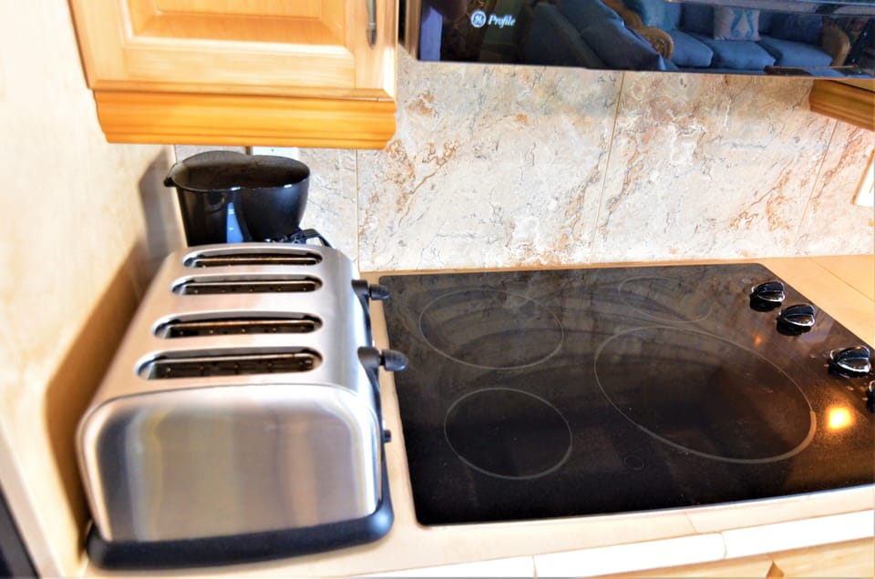 Toaster, cook-top and convection over for your use