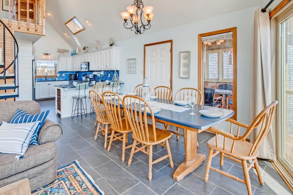 Surf-or-Sound-Realty-Life-Aquatic-882-Dining-Area-2