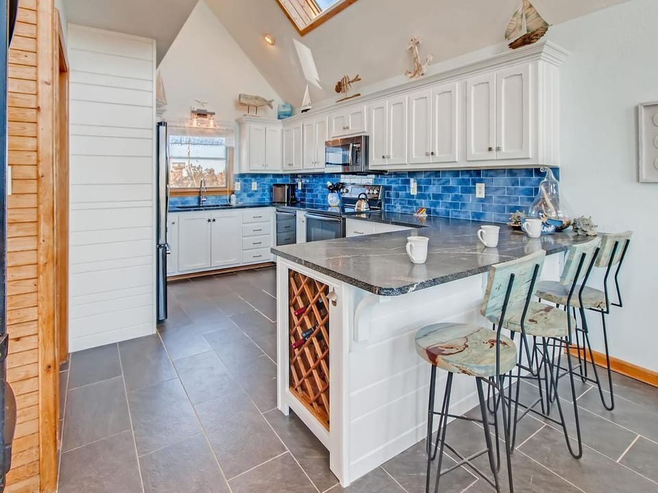 Surf-or-Sound-Realty-Life-Aquatic-882-Kitchen-1