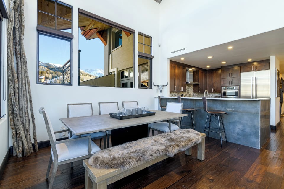 Dining Room - Summer