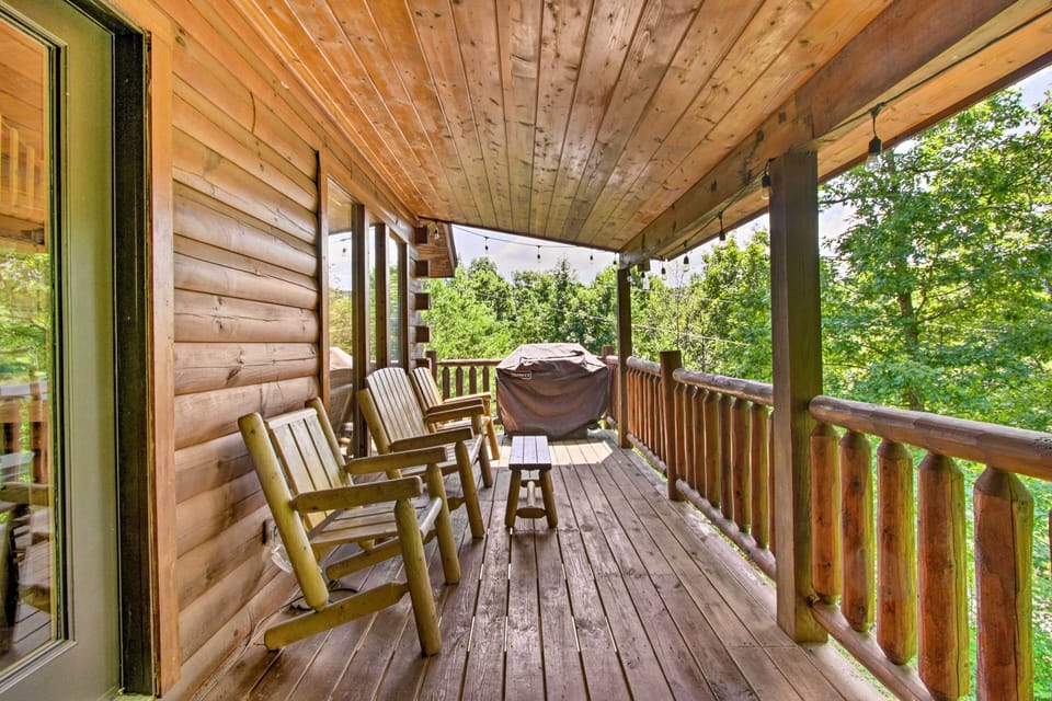 Covered Deck | Gas Grill