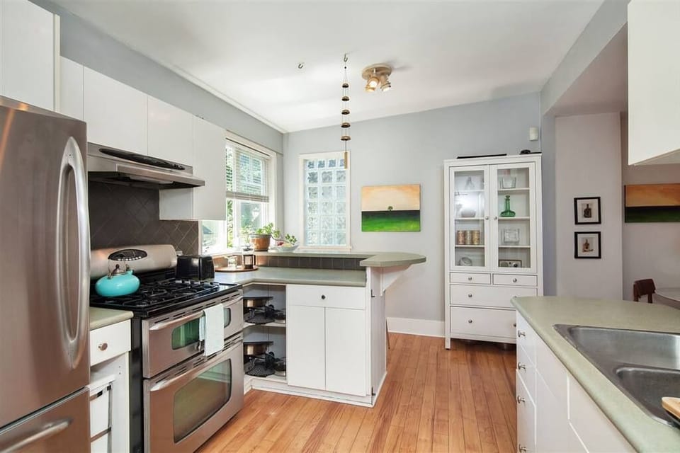 Full Kitchen