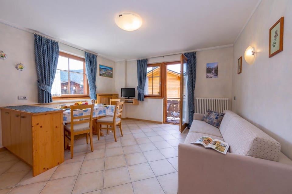 Living room with access to the balcony