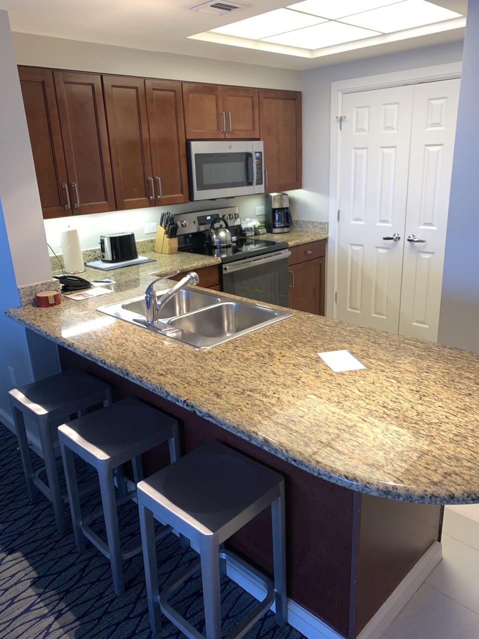 Fi=ully equipped kitchen