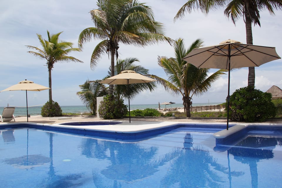 Ample pool with hot tub, stairs and kiddy shallows
