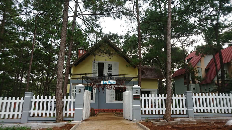 full view of house