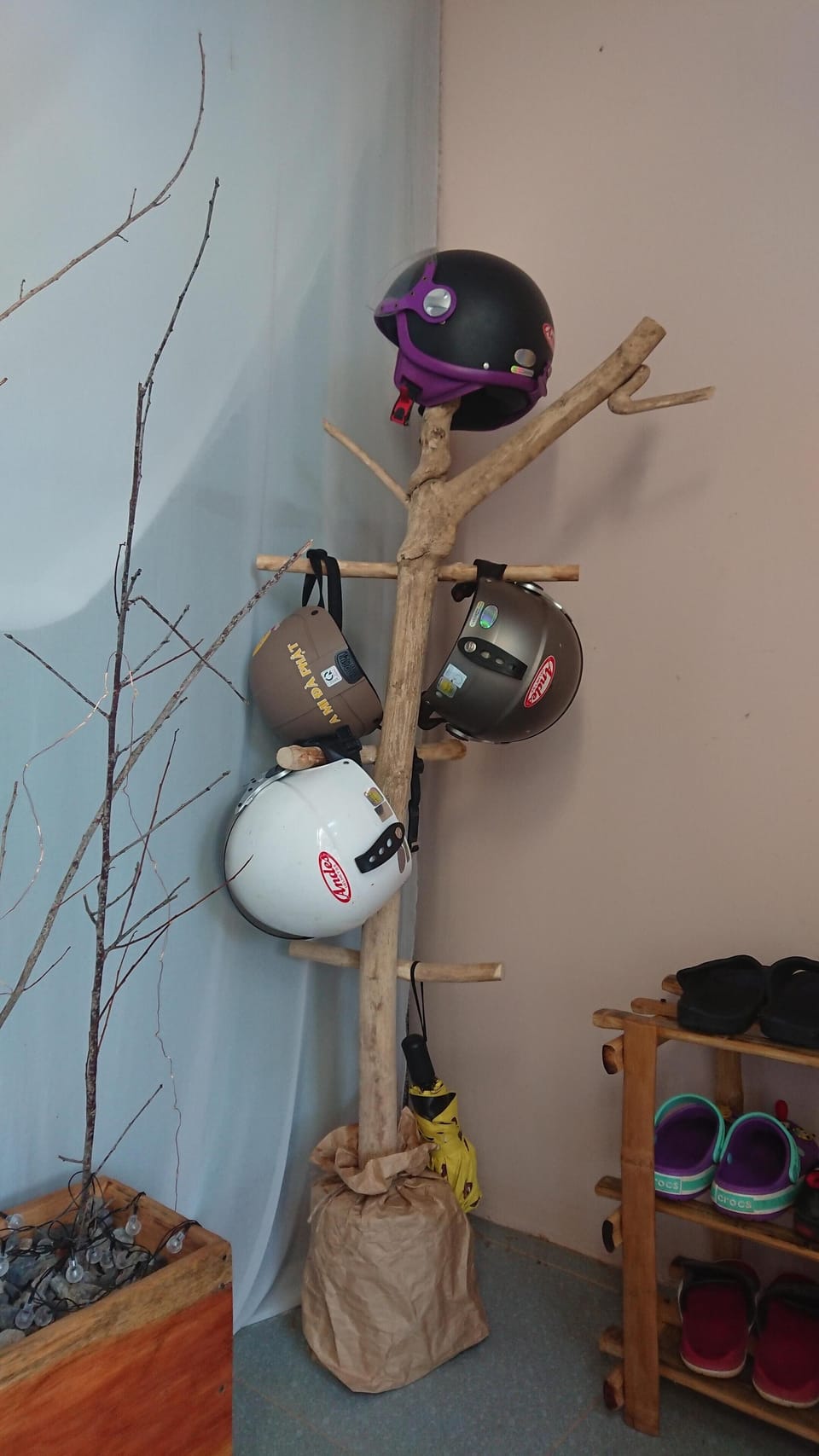 place to put helmet