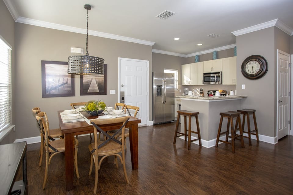 Kitchen/ Dinning Room