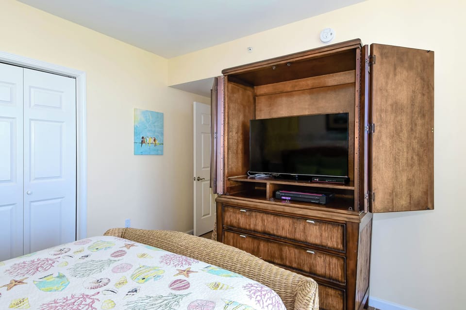 Silver Shells St. Lucia 1101- Guest Bedroom with TV