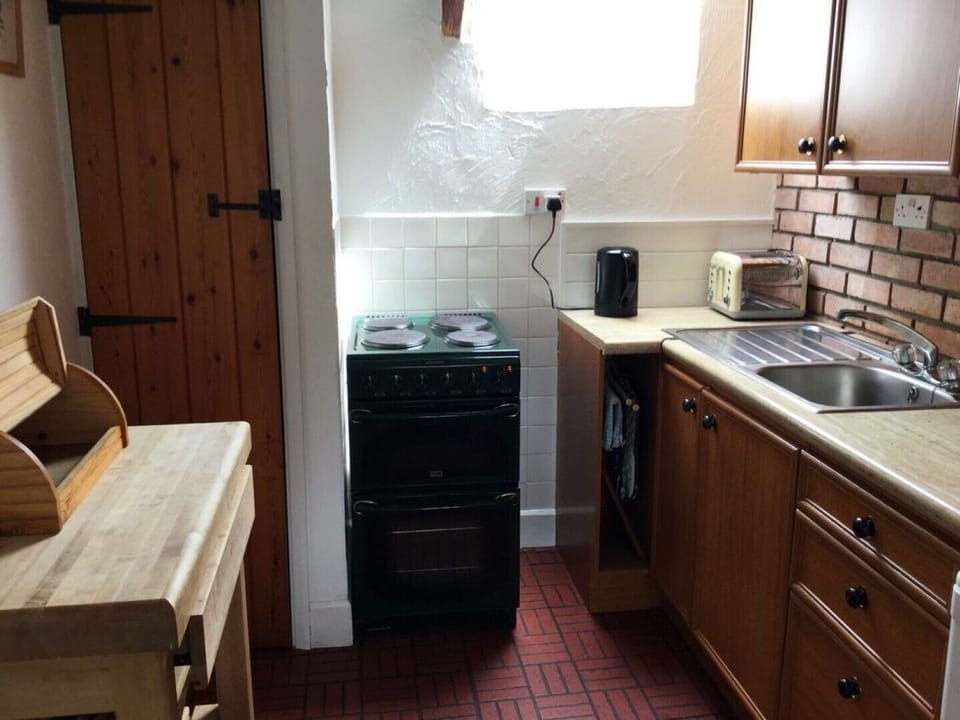 Coach cottage kitchen