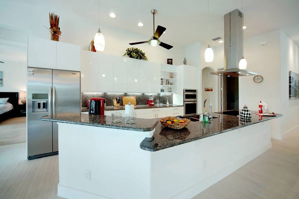 Villa Palms at Mayfair - Kitchen