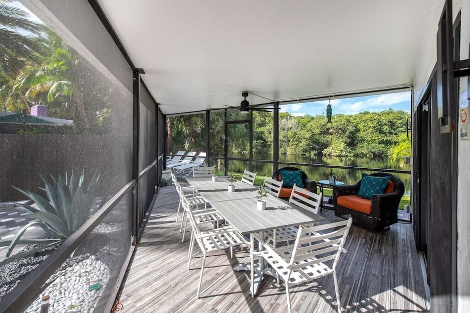 While the breeze from the ocean limits the number of mosquitos in this area, the screened in porch creates the perfect, bug free zone for al fresco family dinners