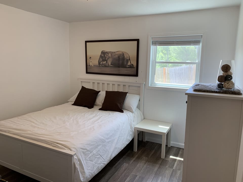2nd Bedroom, Queen Size bed.