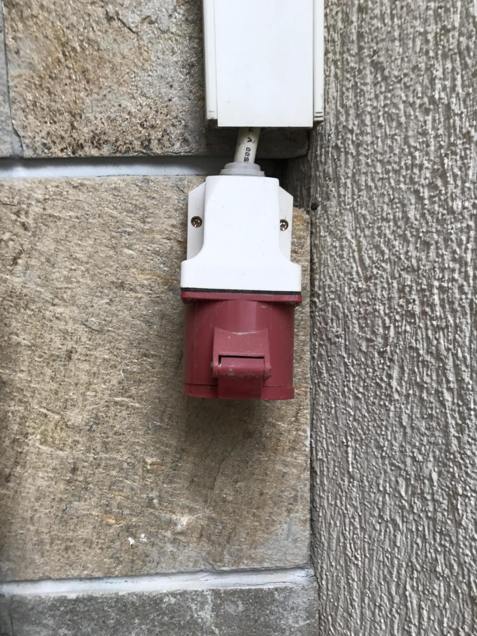 3 Phase charger for electric cars.