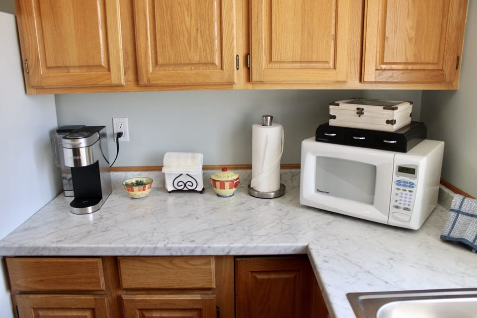 Kitchen counter 