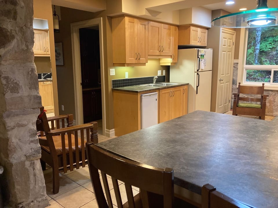 Kitchen seats 4, for conversation while cooking!