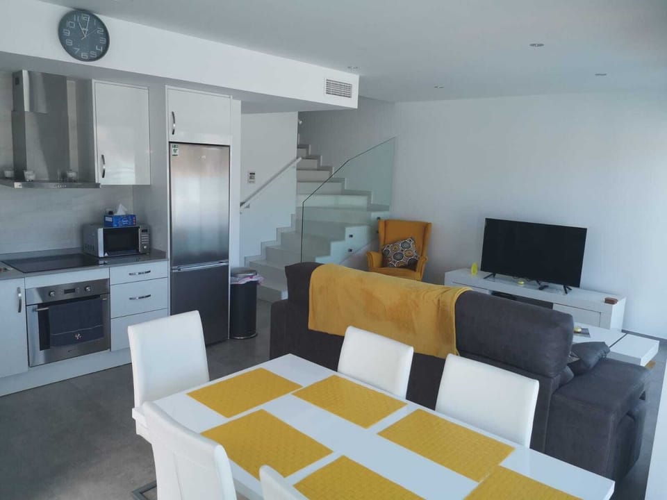 Kitchen/Dining area