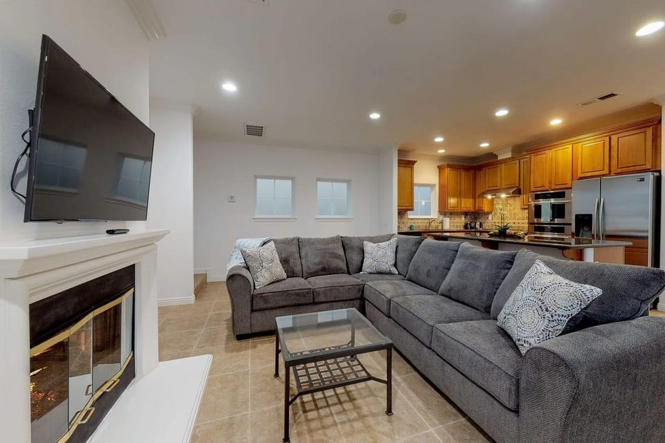 Family room with 50inch tv