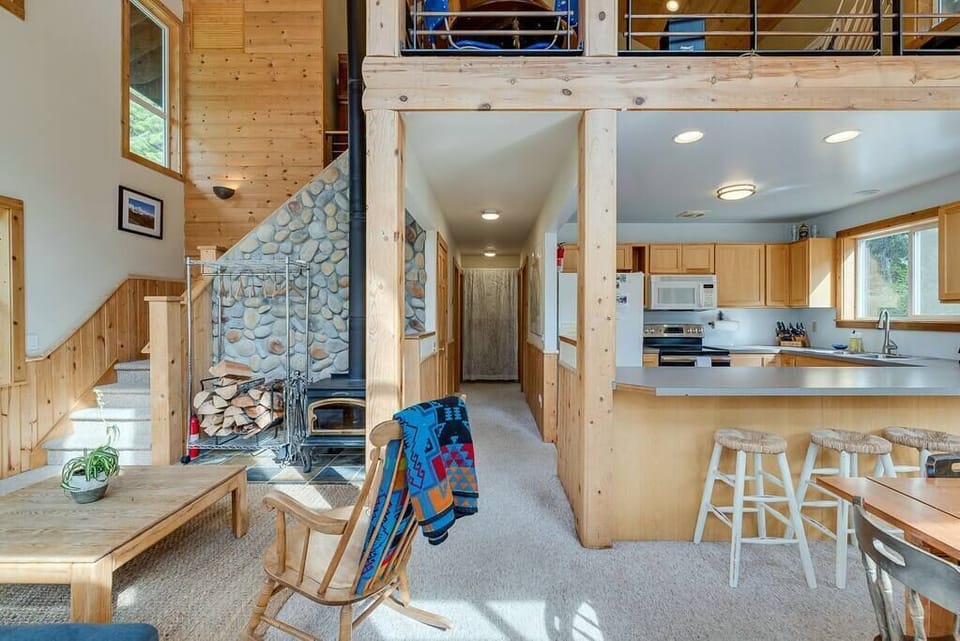 "Awesome cabin just a short ride from Leavenworth. Nicely decorated with everything you could possibly need to make you feel like you?re at home." - Mija Jan 2019
