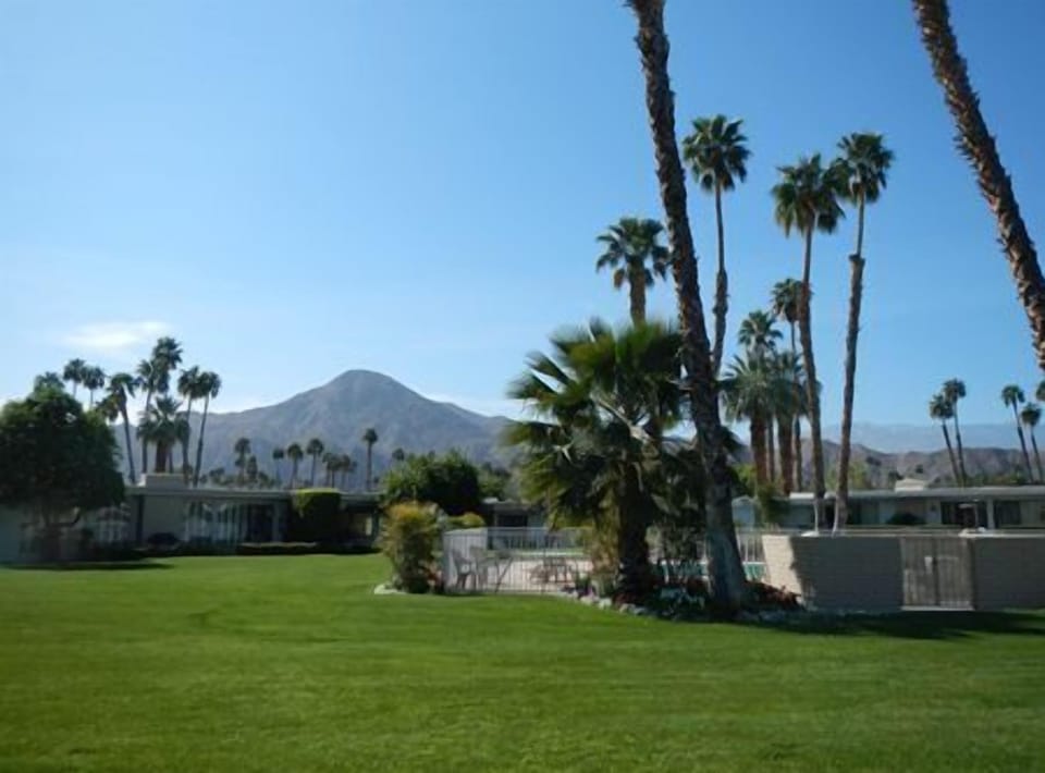 one of the pool features